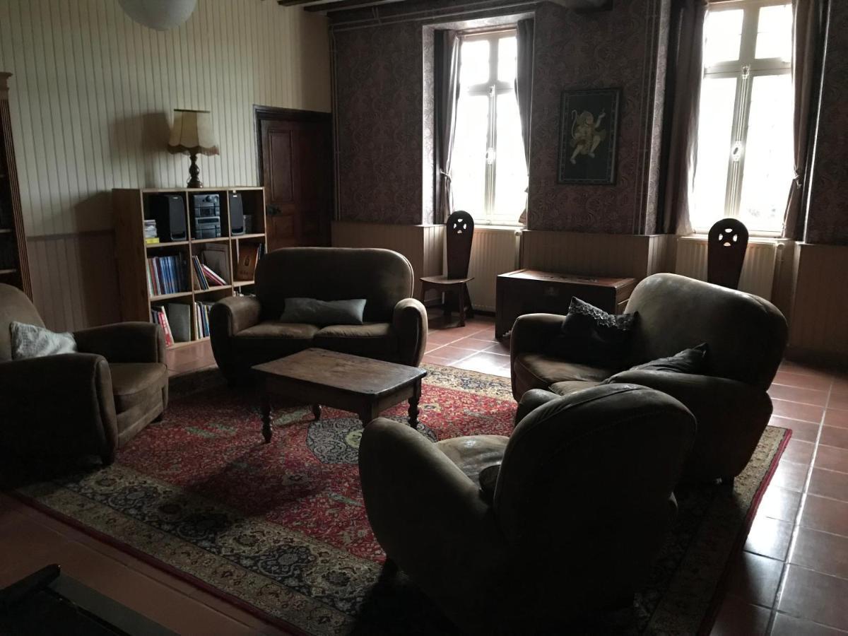 Le Logis Des Quatre Puits Panzió Neuvicq-Montguyon Kültér fotó