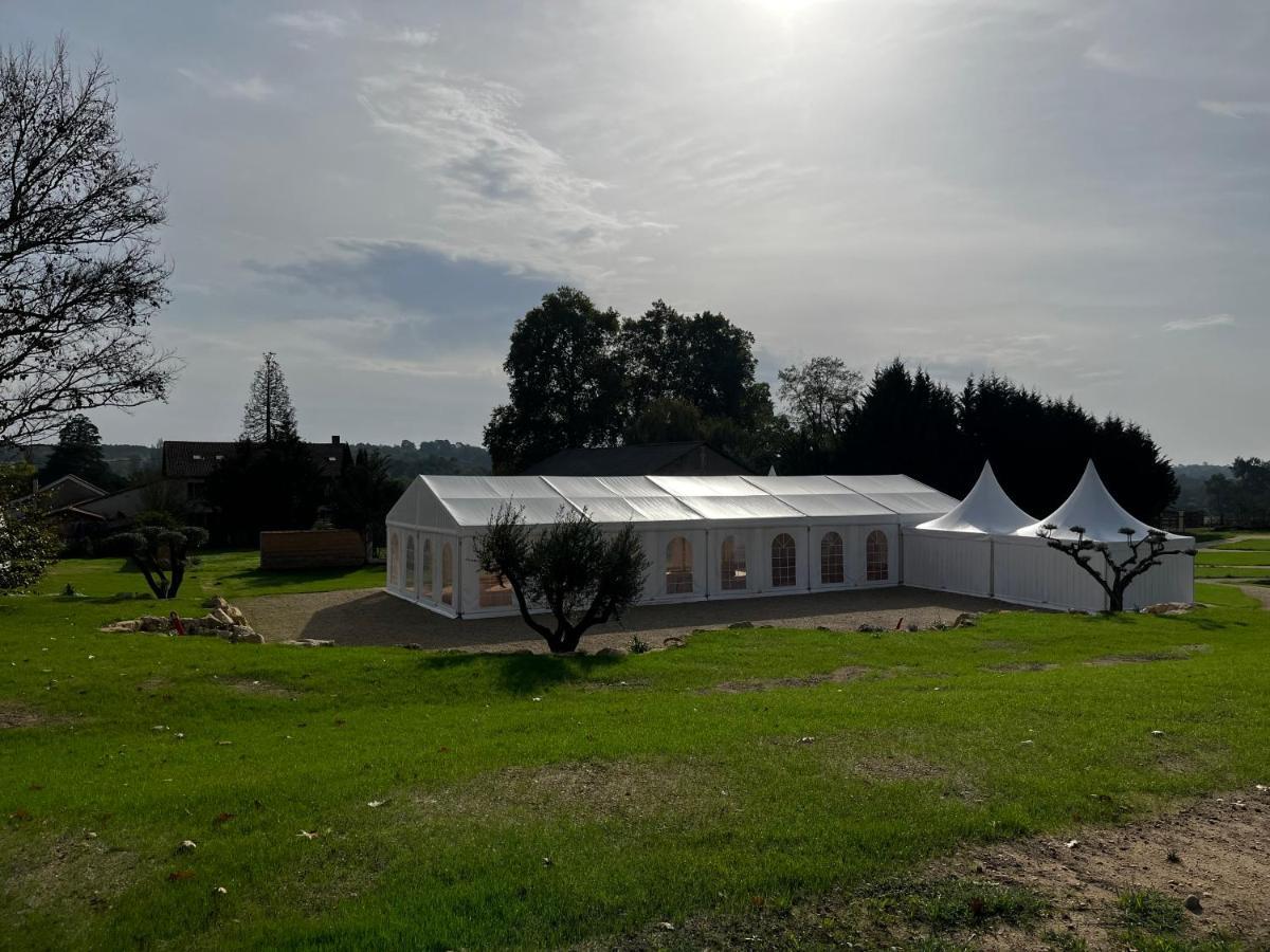 Le Logis Des Quatre Puits Panzió Neuvicq-Montguyon Kültér fotó